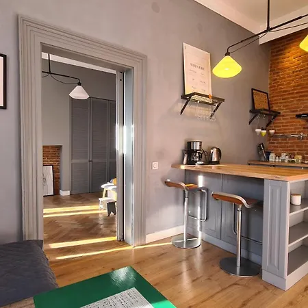 Republicii Brick Apartment