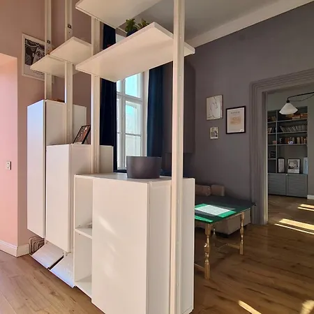 Republicii Brick Apartment *